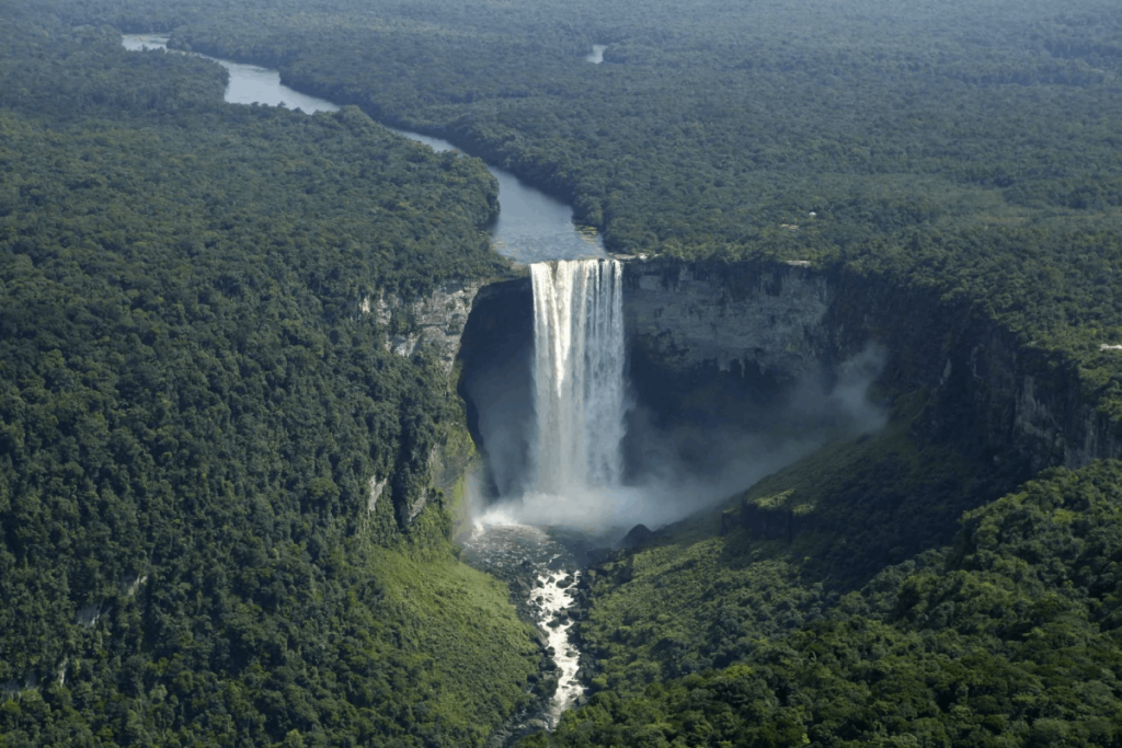 Kaieteur Falls (Guyana). 