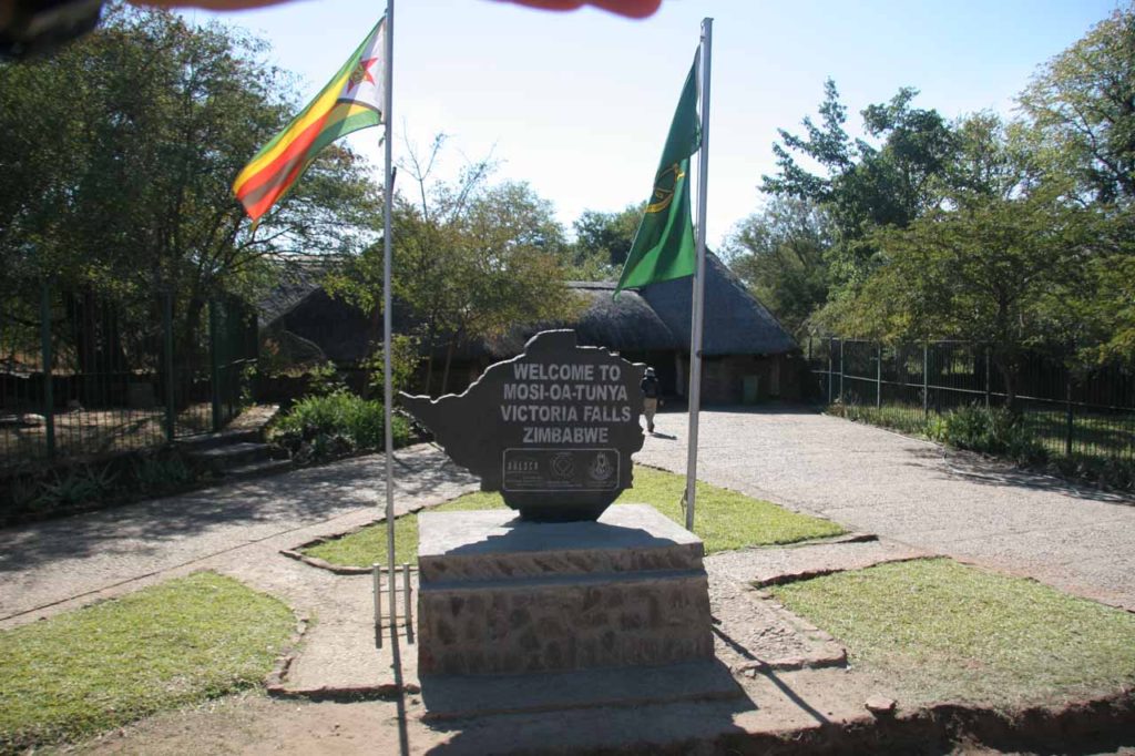 victoria falls entrace 